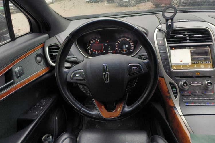 Used Lincoln MKX 2017 2.7T Four-Wheel Drive Prestige Edition Steering Wheel