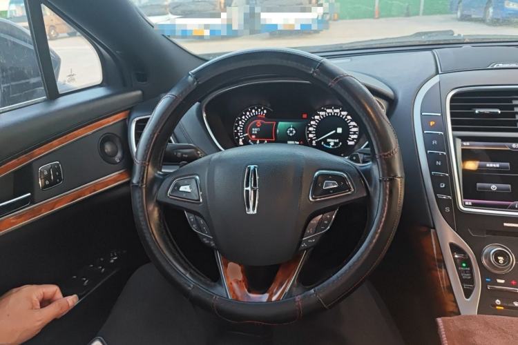Used Lincoln MKX 2017 2.7T Four-Wheel Drive Prestige Edition Steering Wheel