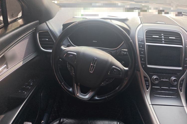 Used Lincoln MKX 2017 2.0T Two-Wheel Drive Deluxe Edition Steering Wheel