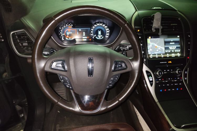 Used Lincoln MKX 2017 2.7T Four-Wheel Drive Presidential Series Steering Wheel