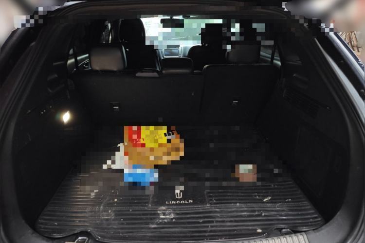 Used Lincoln MKX 2017 2.0T Two-Wheel Drive Deluxe Edition Trunk