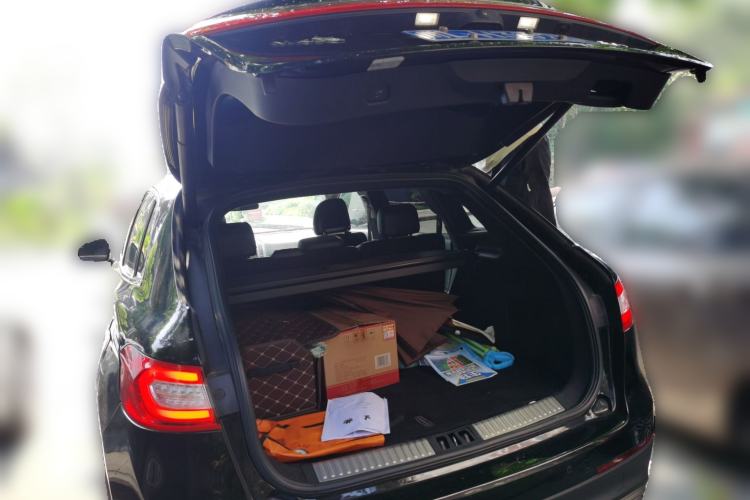 Used Lincoln MKX 2017 2.0T Two-Wheel Drive Deluxe Edition Trunk