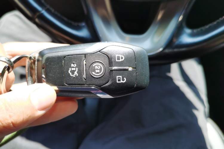 Used Lincoln MKX 2017 2.0T Two-Wheel Drive Deluxe Edition Vehicle Key