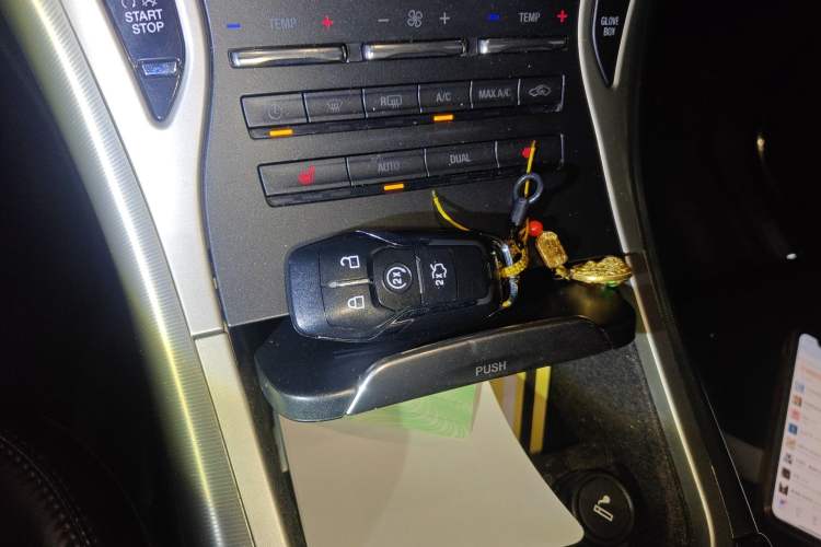 Used Lincoln MKX 2017 2.0T Two-Wheel Drive Deluxe Edition Vehicle Key