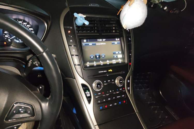 Used Lincoln MKX 2017 2.0T Four-Wheel Drive Zunya Edition Audio And AC Panel