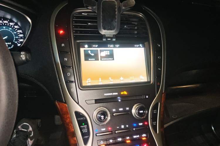 Used Lincoln MKX 2017 2.7T Four-Wheel Drive Prestige Edition Audio And AC Panel