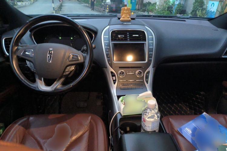 Used Lincoln MKX 2017 2.0T Four-Wheel Drive Zunya Edition Center Console