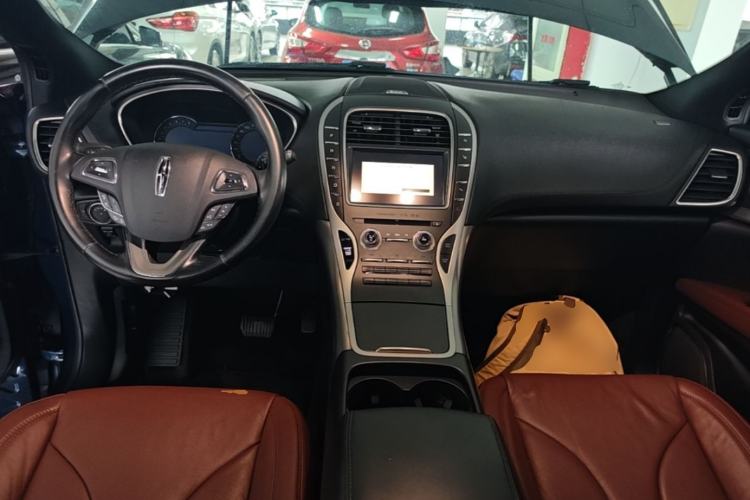Used Lincoln MKX 2017 2.0T Four-Wheel Drive Zunya Edition Center Console