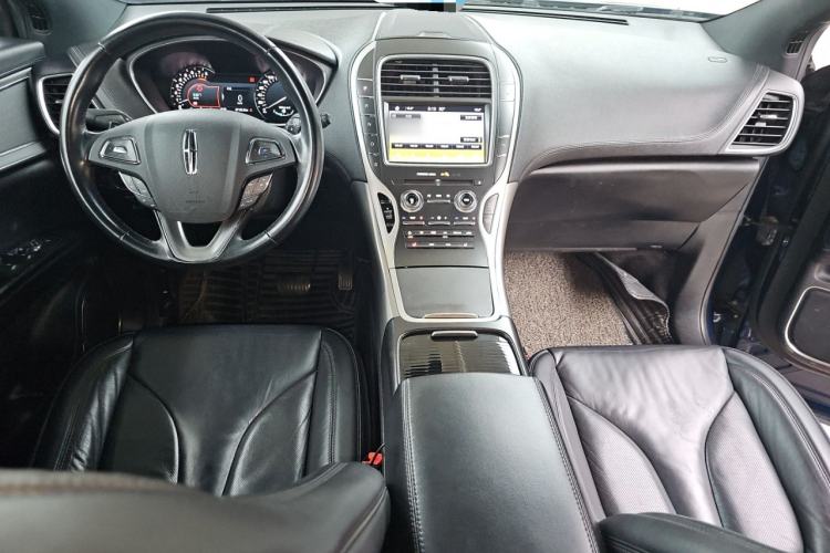 Used Lincoln MKX 2017 2.0T Two-Wheel Drive Deluxe Edition Center Console
