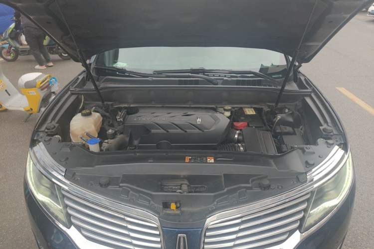 Used Lincoln MKX 2017 2.7T Four-Wheel Drive Prestige Edition Engine Bay