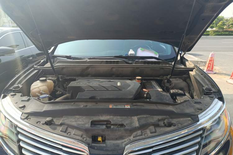 Used Lincoln MKX 2017 2.7T Four-Wheel Drive Prestige Edition Engine Bay
