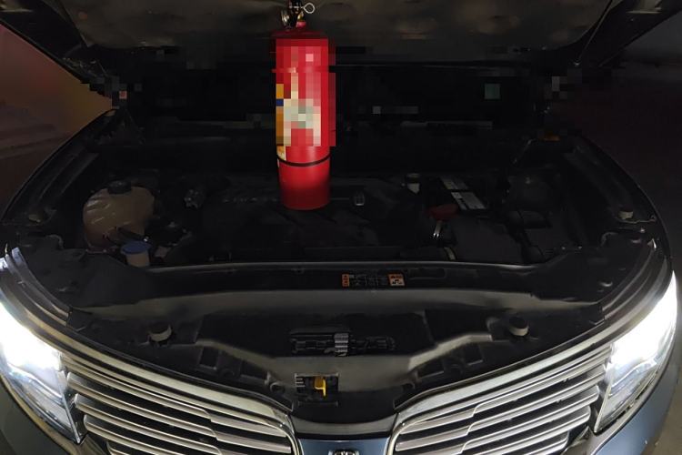 Used Lincoln MKX 2017 2.7T Four-Wheel Drive Prestige Edition Engine Bay