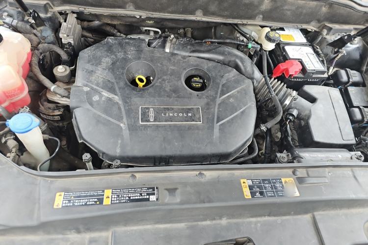 Used Lincoln MKX 2017 2.0T Two-Wheel Drive Deluxe Edition Engine Bay