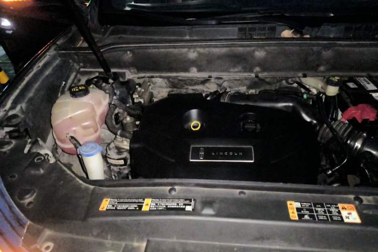 Used Lincoln MKX 2017 2.0T Four-Wheel Drive Zunya Edition Engine Bay Right