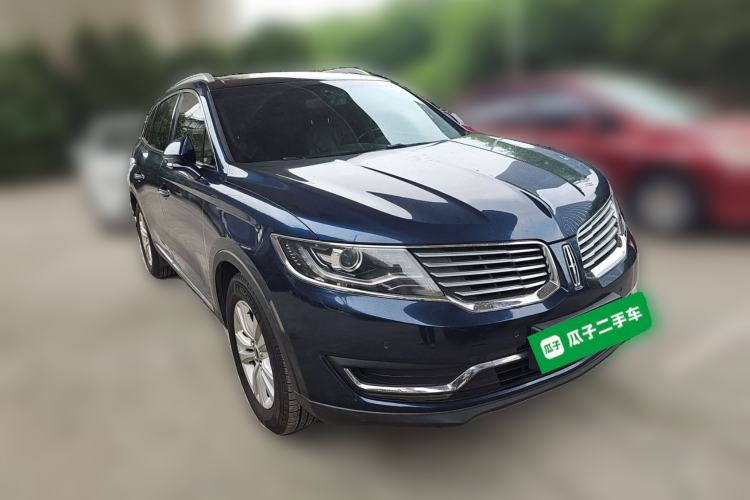 Used Lincoln MKX 2017 2.0T Two-Wheel Drive Deluxe Edition Front Right 45 Deg