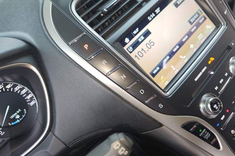 Used Lincoln MKX 2017 2.0T Two-Wheel Drive Deluxe Edition Gear Lever