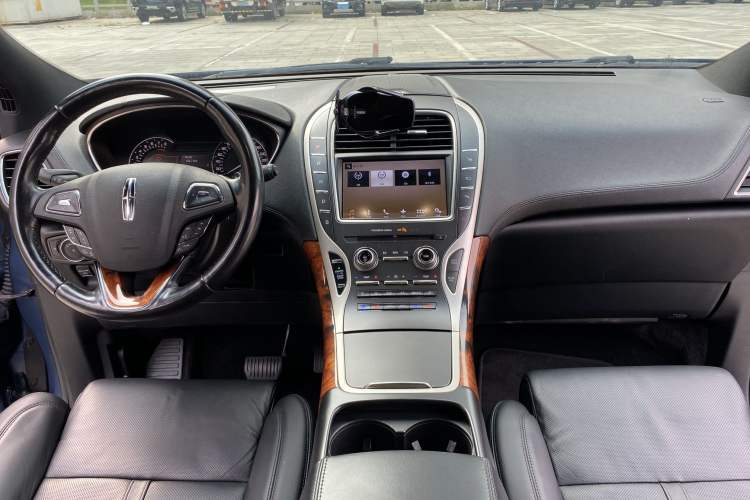 Used Lincoln MKX 2017 2.7T Four-Wheel Drive Prestige Edition Interior 3