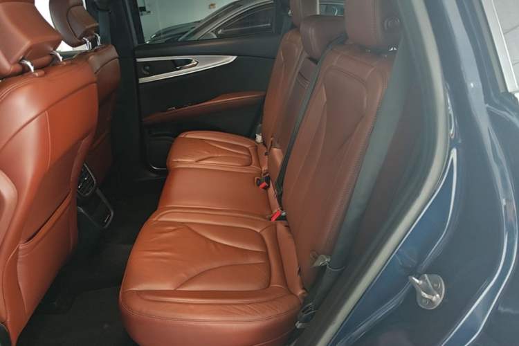 Used Lincoln MKX 2017 2.0T Four-Wheel Drive Zunya Edition Left Rear Seat