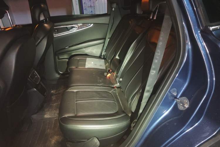 Used Lincoln MKX 2017 2.7T Four-Wheel Drive Prestige Edition Left Rear Seat