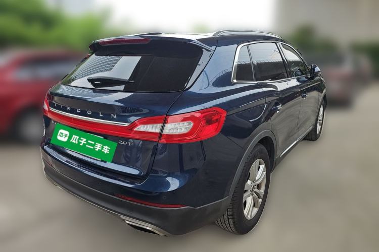 Used Lincoln MKX 2017 2.0T Two-Wheel Drive Deluxe Edition Rear Right 45 Deg