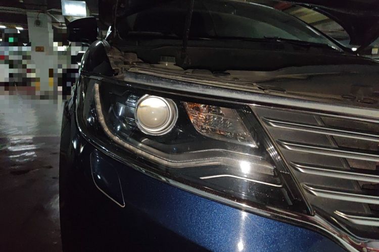 Used Lincoln MKX 2017 2.0T Four-Wheel Drive Zunya Edition Right Front Headlight