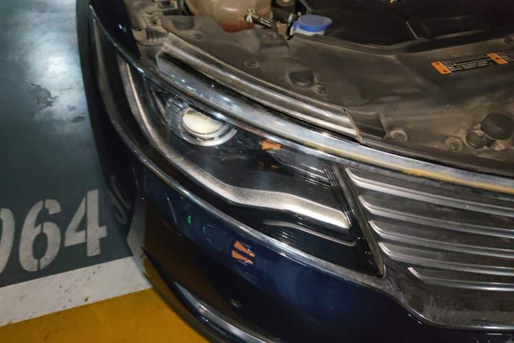 Used Lincoln MKX 2017 2.0T Four-Wheel Drive Zunya Edition Right Front Headlight