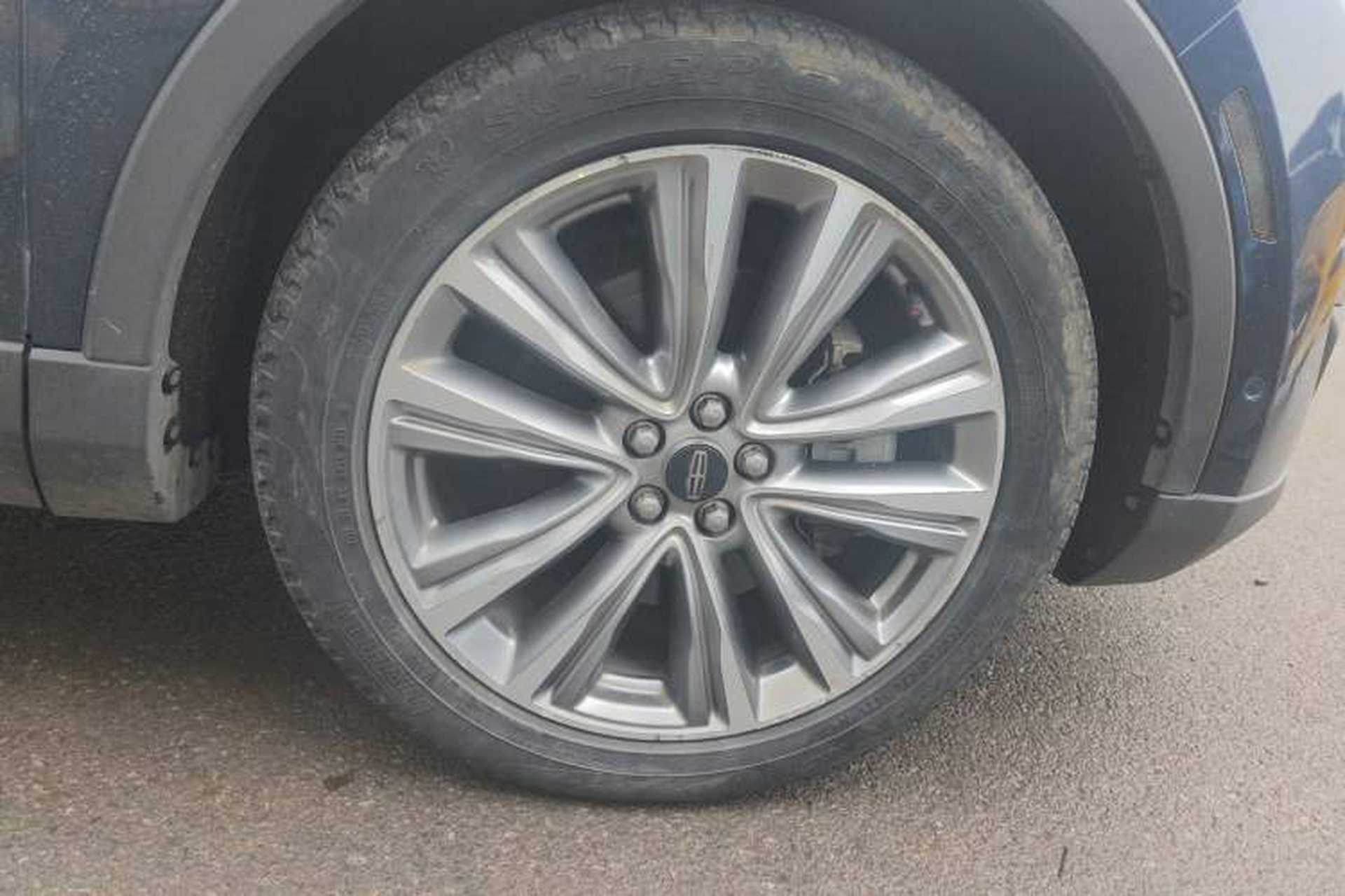 Used Lincoln MKX 2017 2.7T Four-Wheel Drive Prestige Edition Right Front Wheel Hub