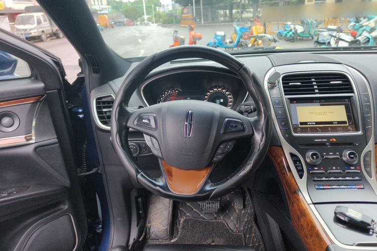 Used Lincoln MKX 2017 2.7T Four-Wheel Drive Prestige Edition Steering Wheel