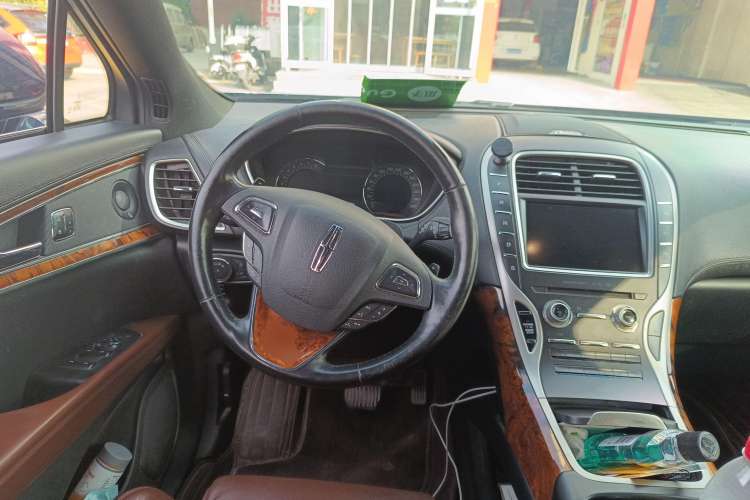 Used Lincoln MKX 2017 2.7T Four-Wheel Drive Prestige Edition Steering Wheel