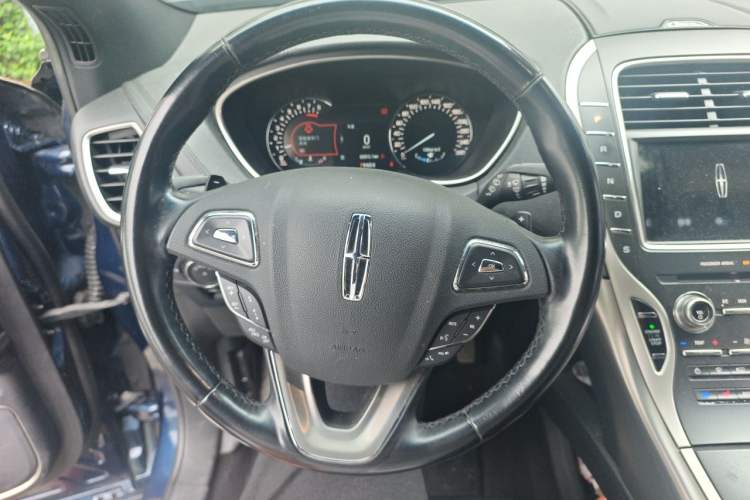 Used Lincoln MKX 2017 2.0T Four-Wheel Drive Zunya Edition Steering Wheel