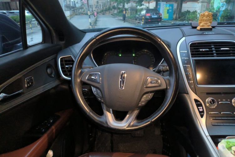 Used Lincoln MKX 2017 2.0T Four-Wheel Drive Zunya Edition Steering Wheel