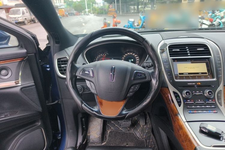 Used Lincoln MKX 2017 2.7T Four-Wheel Drive Prestige Edition Steering Wheel