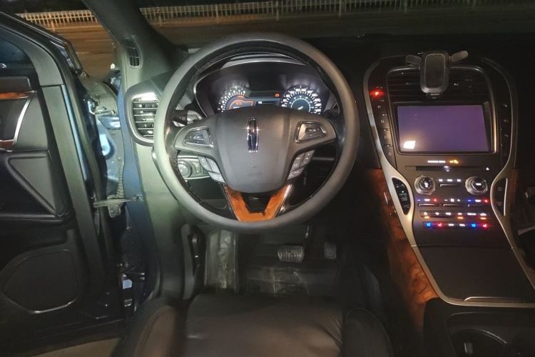 Used Lincoln MKX 2017 2.7T Four-Wheel Drive Prestige Edition Steering Wheel