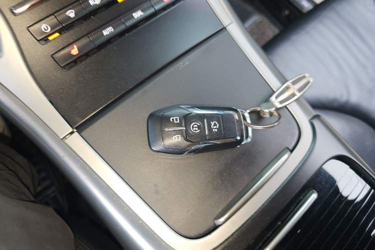 Used Lincoln MKX 2017 2.0T Two-Wheel Drive Deluxe Edition Vehicle Key
