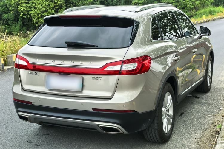 Used Lincoln MKX 2017 2.0T Two-Wheel Drive Deluxe Edition Exterior 4
