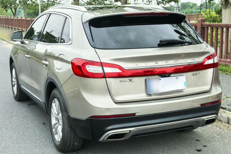 Used Lincoln MKX 2017 2.0T Two-Wheel Drive Deluxe Edition Exterior 6