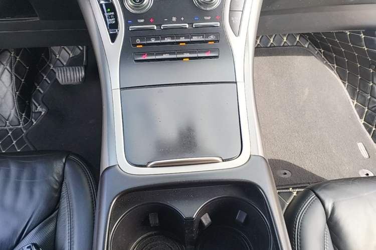 Used Lincoln MKX 2017 2.0T Two-Wheel Drive Deluxe Edition Gear Lever