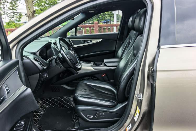 Used Lincoln MKX 2017 2.0T Two-Wheel Drive Deluxe Edition Left Front Seat