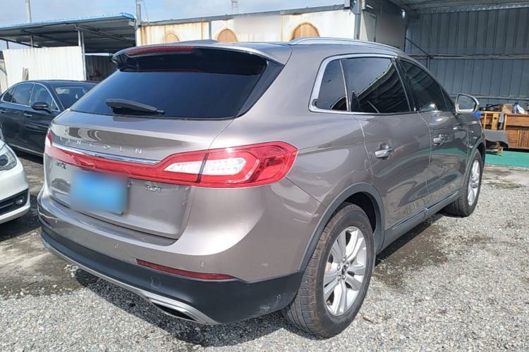 Used Lincoln MKX 2017 2.0T Two-Wheel Drive Deluxe Edition Rear Right 45 Deg