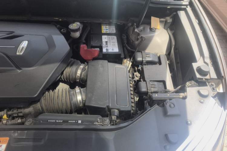 Used Lincoln MKX 2017 2.7T Four-Wheel Drive Prestige Edition Engine Bay Left