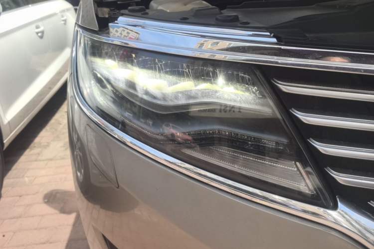 Used Lincoln MKX 2017 2.7T Four-Wheel Drive Prestige Edition Right Front Headlight