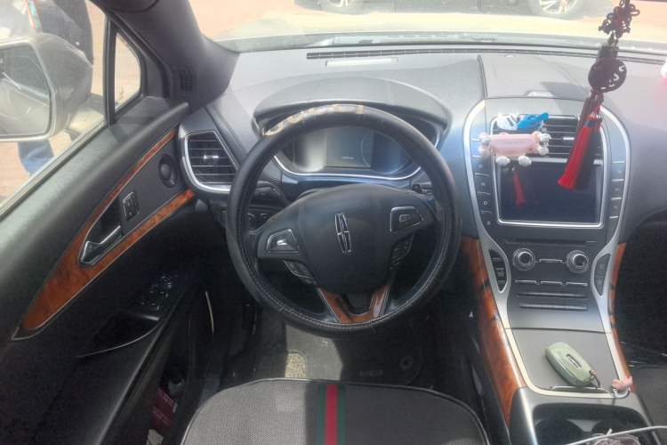 Used Lincoln MKX 2017 2.7T Four-Wheel Drive Prestige Edition Steering Wheel
