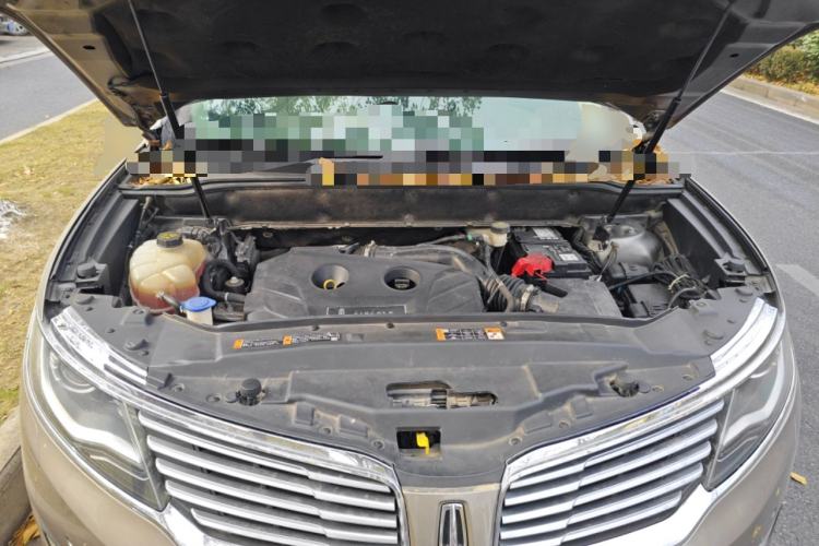 Used Lincoln MKX 2017 2.0T Two-Wheel Drive Deluxe Edition Engine Bay