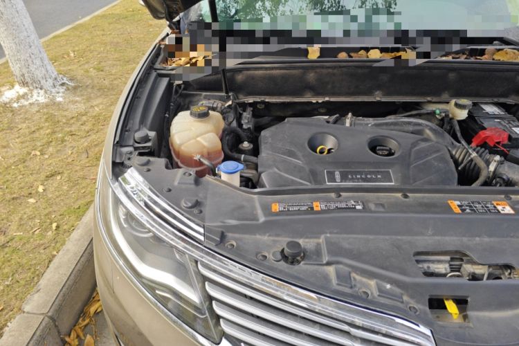 Used Lincoln MKX 2017 2.0T Two-Wheel Drive Deluxe Edition Engine Bay Right