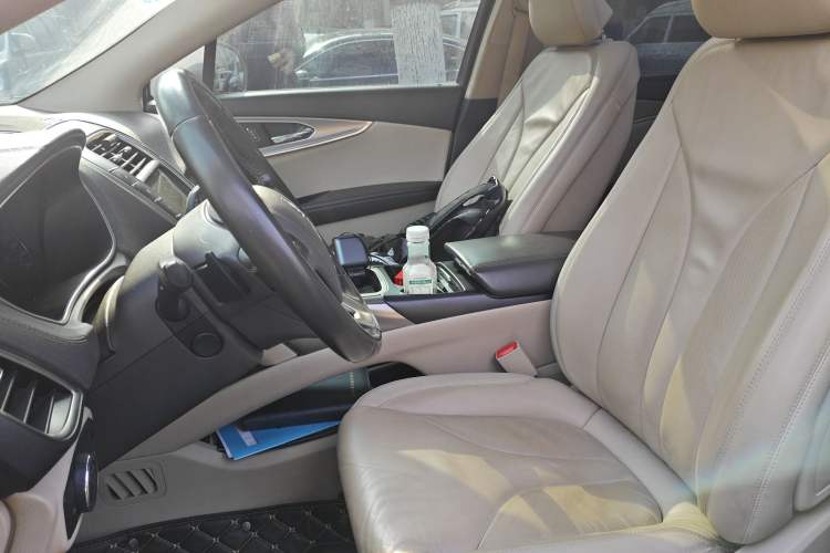 Used Lincoln MKX 2017 2.0T Two-Wheel Drive Deluxe Edition Left Front Seat