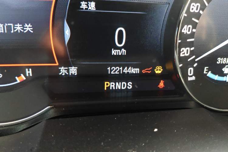 Used Lincoln MKX 2017 2.0T Two-Wheel Drive Deluxe Edition Odometer Close Up