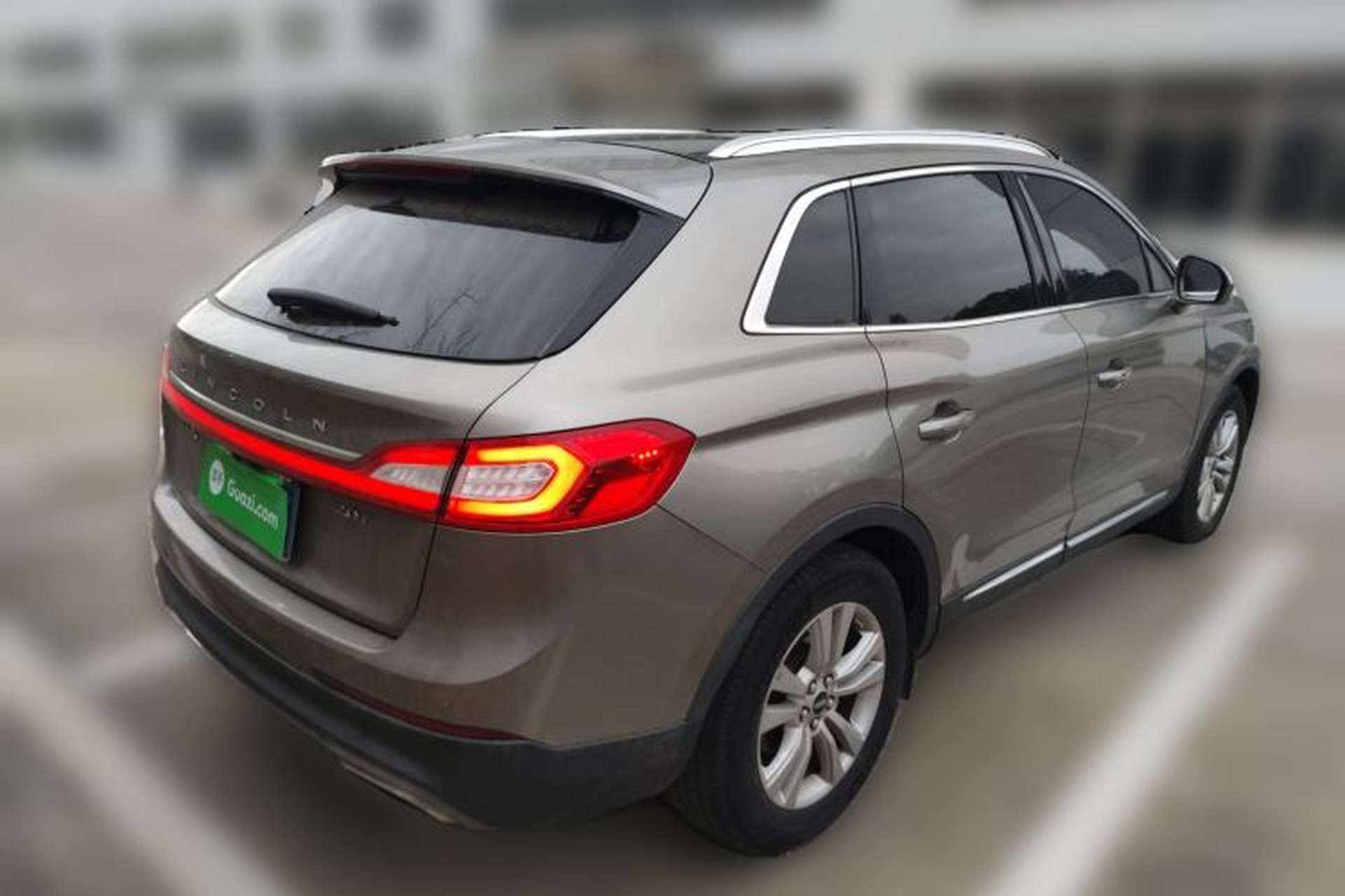 Used Lincoln MKX 2017 2.0T Two-Wheel Drive Deluxe Edition Rear Right 45 Deg