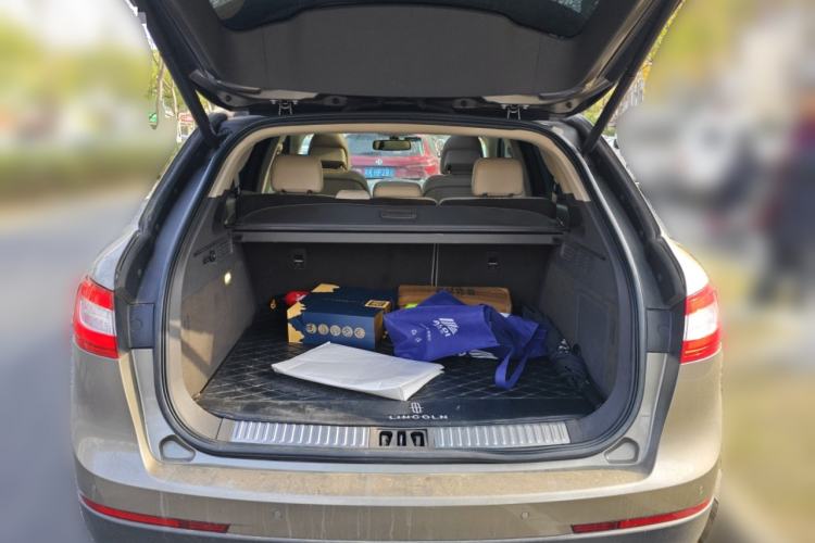 Used Lincoln MKX 2017 2.0T Two-Wheel Drive Deluxe Edition Trunk