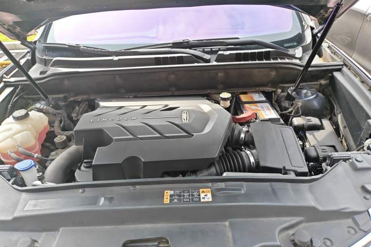 Used Lincoln MKX 2017 2.7T Four-Wheel Drive Prestige Edition Engine Bay