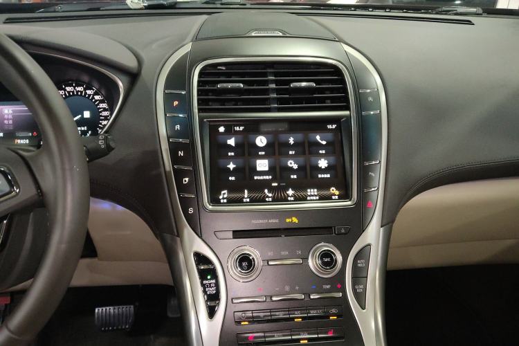 Used Lincoln MKX 2017 2.0T Two-Wheel Drive Deluxe Edition Audio And AC Panel